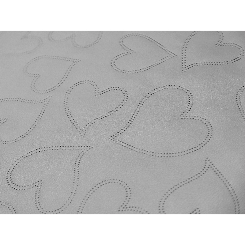 IMITATION QUILTED LEATHER HEARTS LIGHT GREY 140 CM 1 MB