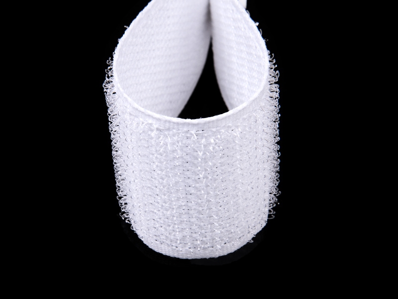 Zipová páska bílá 501 polyester/nylon háček 25 m Zipová páska bílá 501 polyester/nylon háček 25 m