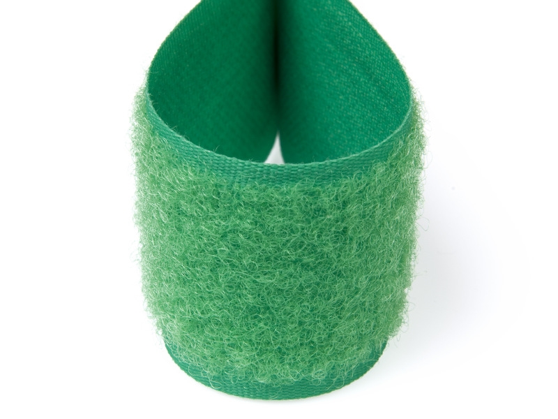 Zipová páska svetle zelená 151 polyester/nylon poutko 25 m Zipová páska svetle zelená 151 polyester/nylon poutko 25 m
