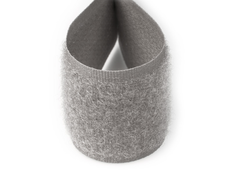 Zipová páska šedá 134 polyester/nylon poutko 25 m Zipová páska šedá 134 polyester/nylon poutko 25 m