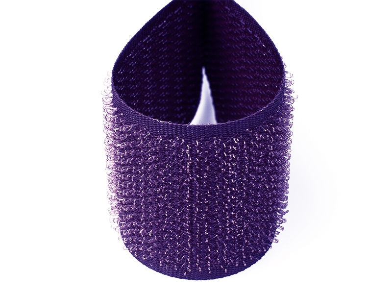 Zipová páska fialová 689 polyester/nylon háček 25 m Zipová páska fialová 689 polyester/nylon háček 25 m
