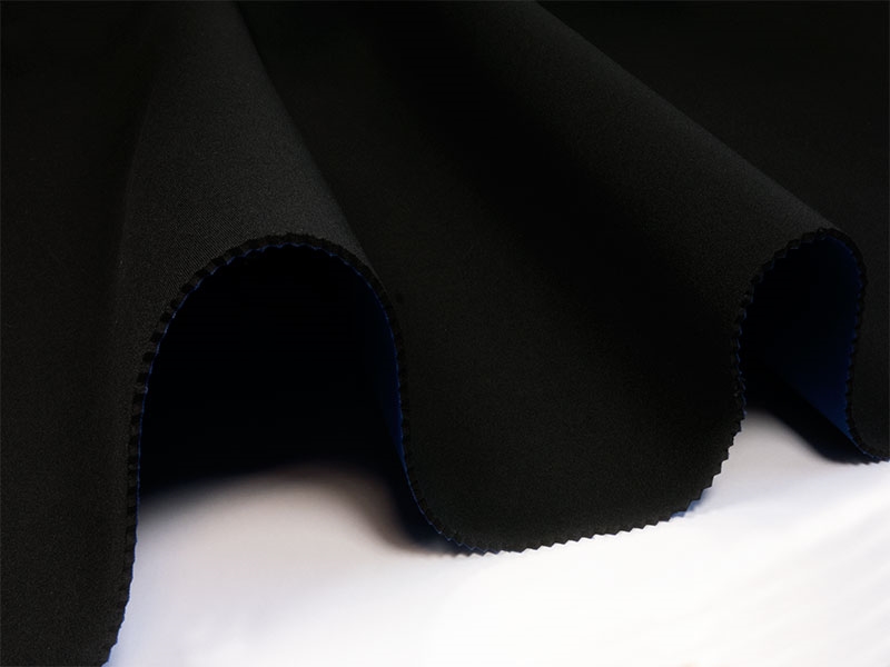 Pianka neopren 3 mm chabrowo-czarna (220/580)
