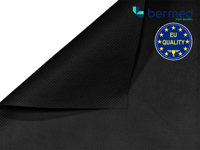 PP NONWOVEN FABRICS  70  G/M2 BLACK 160 CM 250 MB
