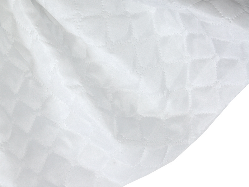 QUILTED POLYESTER LINING  FABRIC  180T SQUARE  + CIRCLE&nbsp3 x&nbsp3 (501) WHITE 150   CM 50  MB