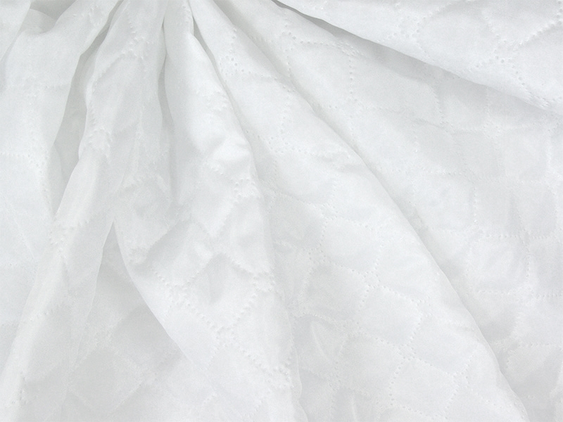 QUILTED POLYESTER LINING  FABRIC  180T SQUARE  + CIRCLE&nbsp3 x&nbsp3 (501) WHITE 150   CM 50  MB