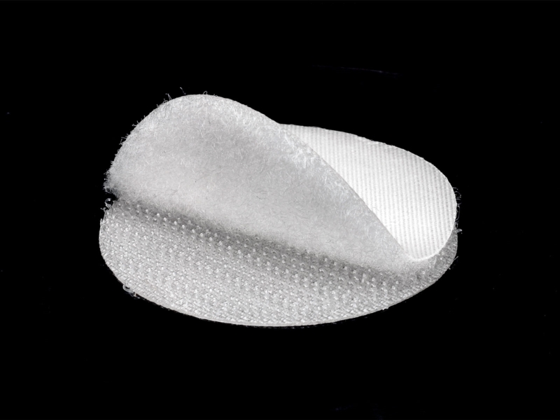 Kolečka na suchý zip s lepidlem 4,5 cm bílý 100% nylonový