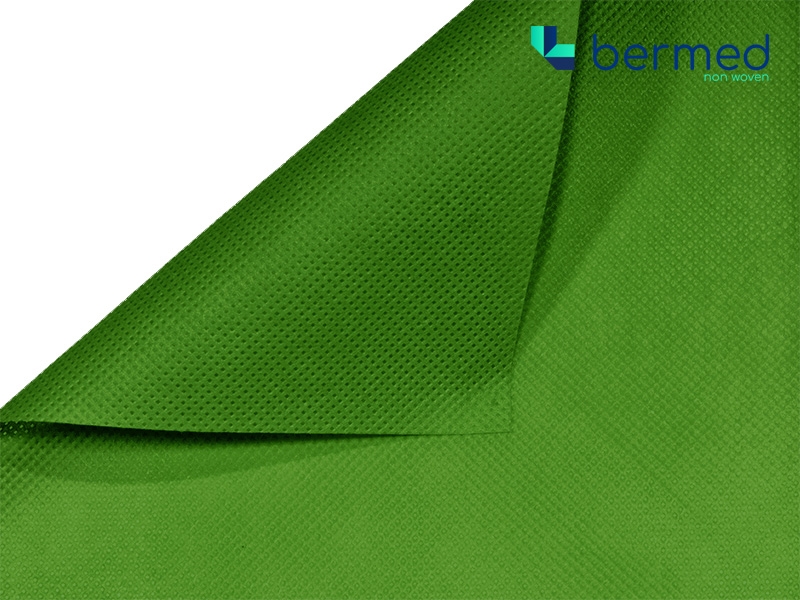 PP NONWOVEN FABRICS  80  G/M2 GREEN 160 CM 50  MB