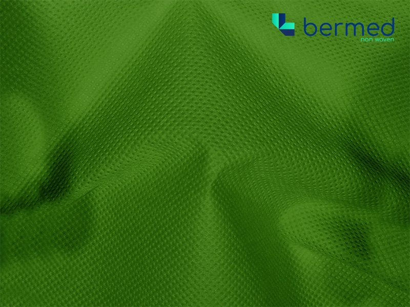 PP NONWOVEN FABRICS  80  G/M2 GREEN 160 CM 50  MB