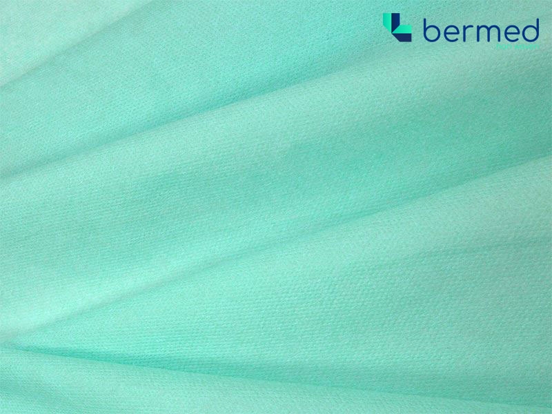 Bermed Laminat medyczny ochronny 53 g/m2 zielony (EN 14126) 150 mb