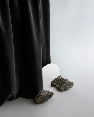 Self-adhesive polyester flock fabric (580)  black
