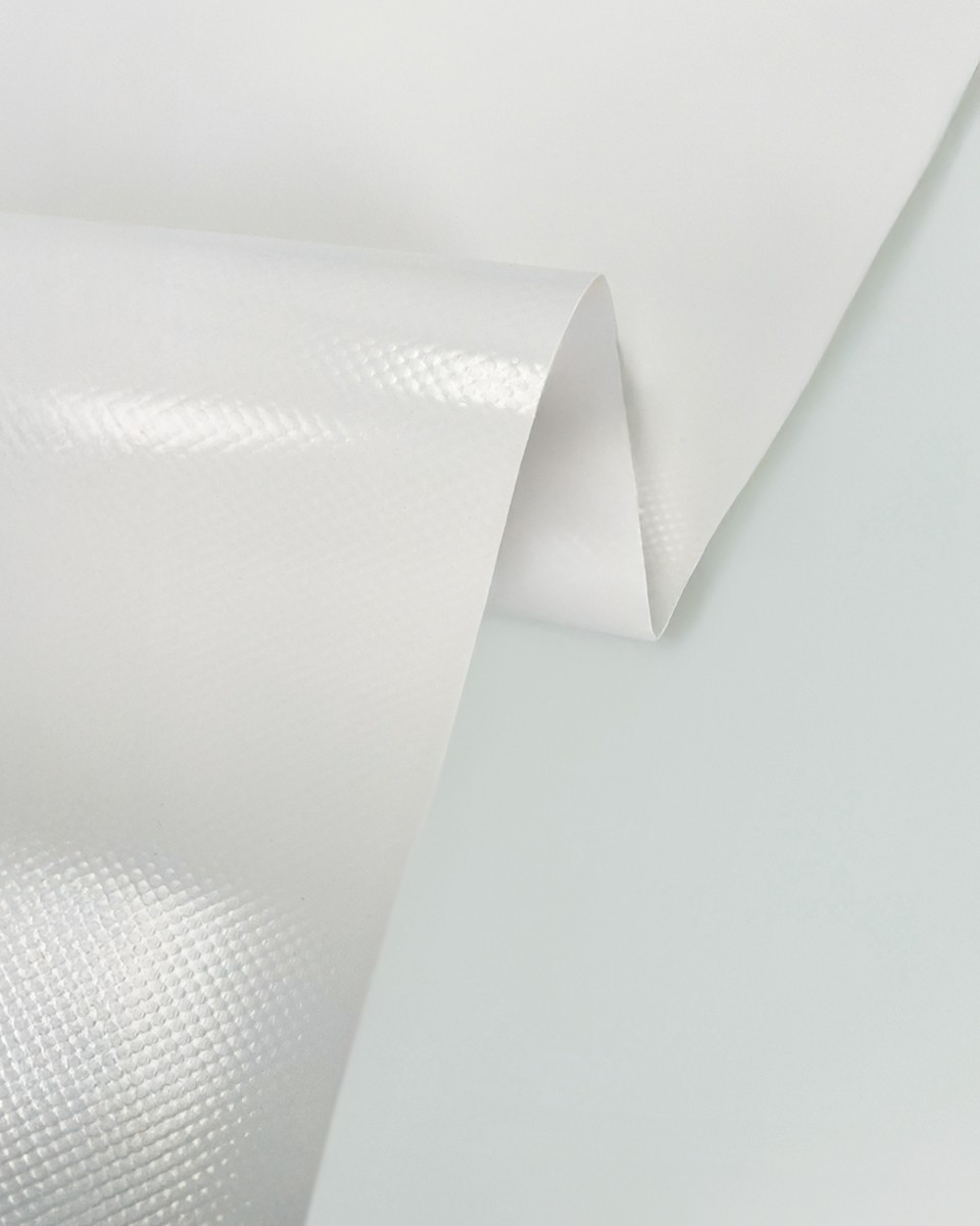 Polyester tarpaulin fabric 900 g/m² (501) white Polyester tarpaulin fabric 900 g/m² (501) white