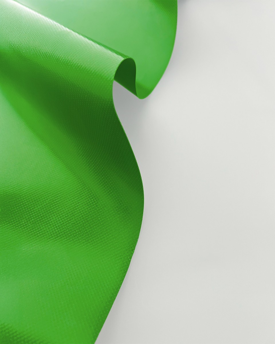 Polyesterová plachtovina tarpaulin 680 g/m² REACH (684) zelená Polyesterová plachtovina tarpaulin 680 g/m² REACH (684) zelená