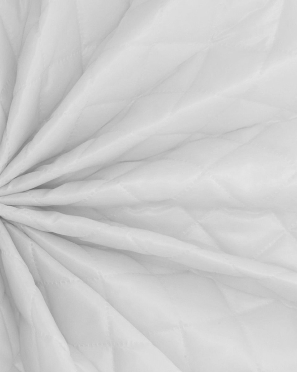 QUILTED POLYESTER LINING FABRIC 180T (501) WHITE 150 CM QUILTED POLYESTER LINING FABRIC 180T (501) WHITE 150 CM
