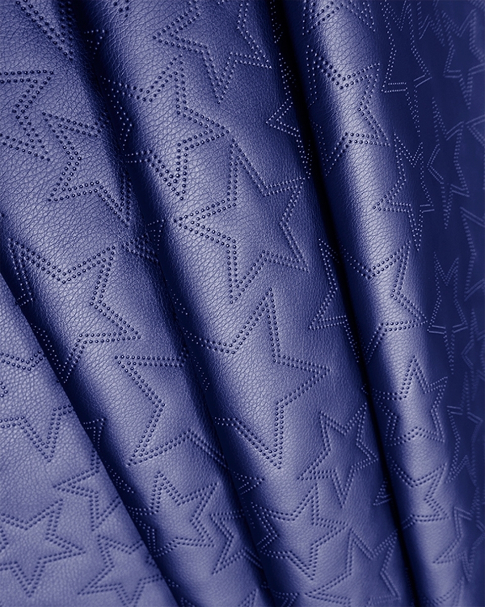 IMITATION QUILTED LEATHER STARS METALLIC NAVY BLUE 140 CM 1 MB