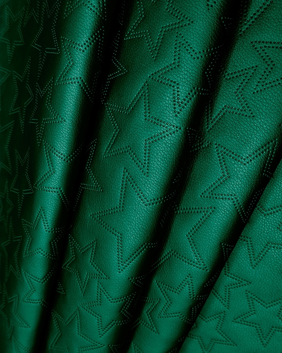 IMITATION QUILTED LEATHER STARS METALLIC GREEN 140 CM 1 MB IMITATION QUILTED LEATHER STARS METALLIC GREEN 140 CM 1 MB
