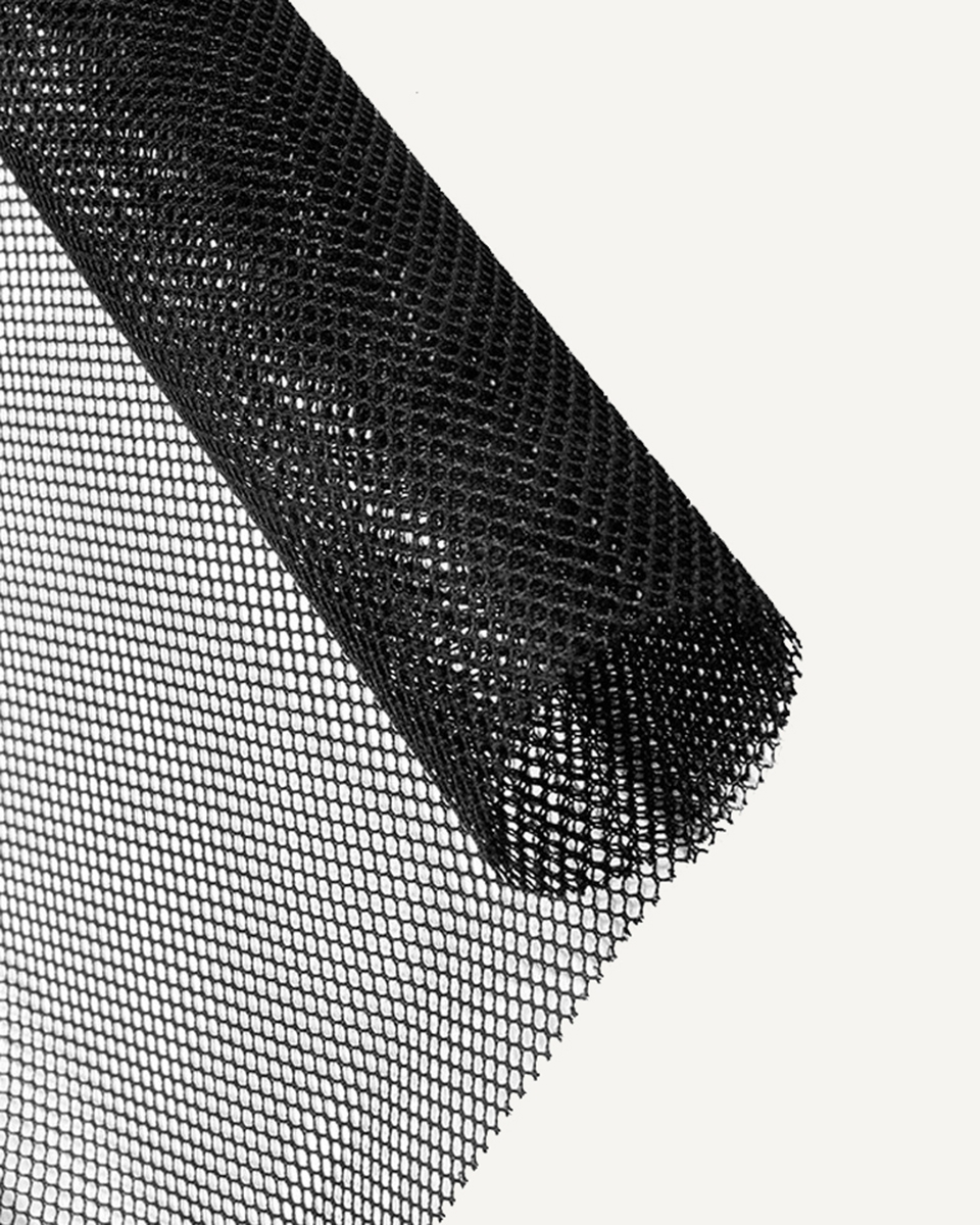 MESH BLACK 110 G/M2 160  CM 100 MB